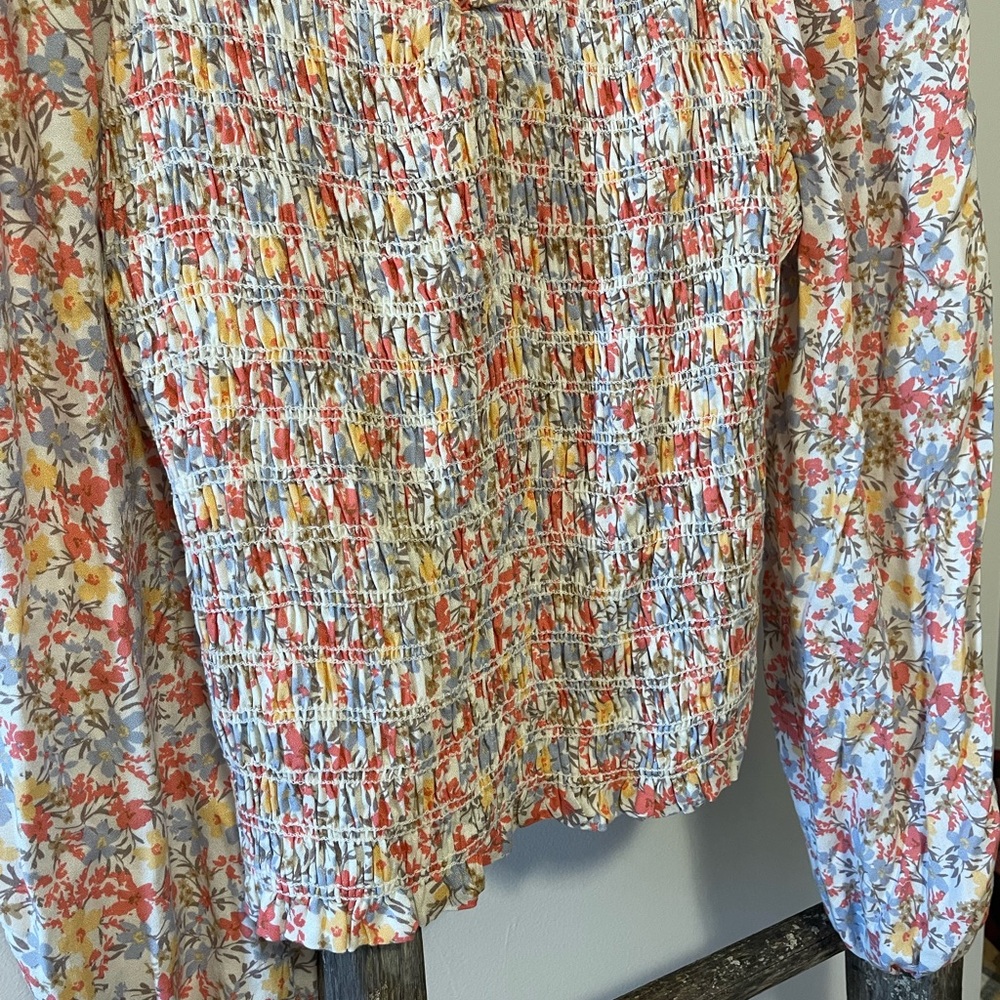 Arula Multi-Colored Smocked Floral Crop Top - Picture 3 of 7